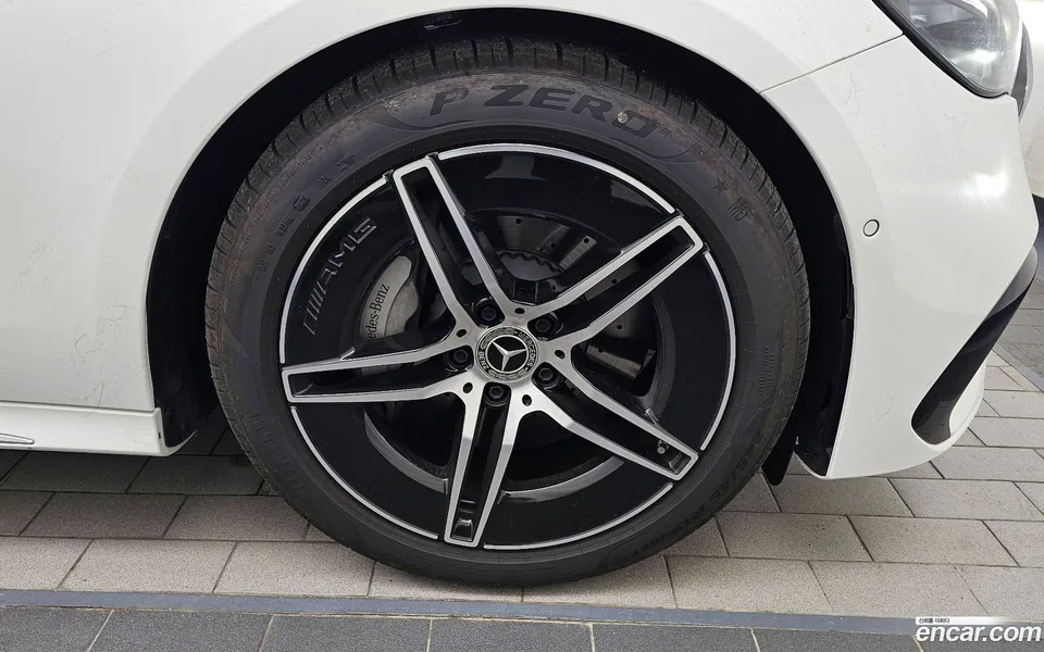 Mercedes-Benz E-Class E200 AMG Line 2025 — миниатюра 5