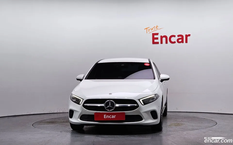 Mercedes-Benz A-Class A220 2022 — миниатюра 3