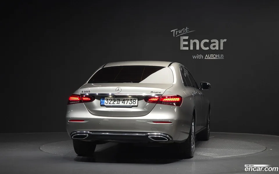 Mercedes-Benz E-Class E350 4MATIC 2022 — миниатюра 4