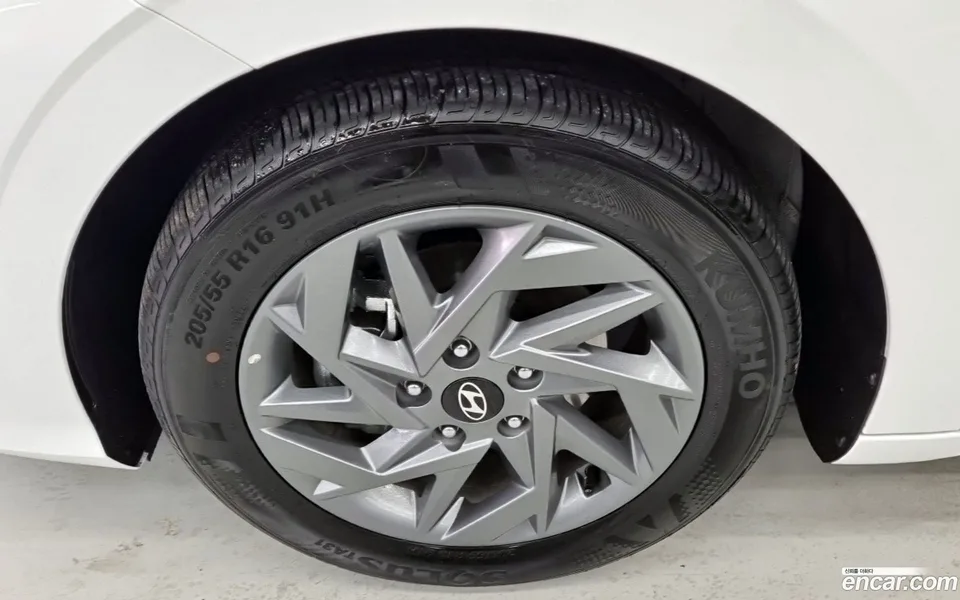 Hyundai Avante CN7 Hybrid 2025 — миниатюра 5