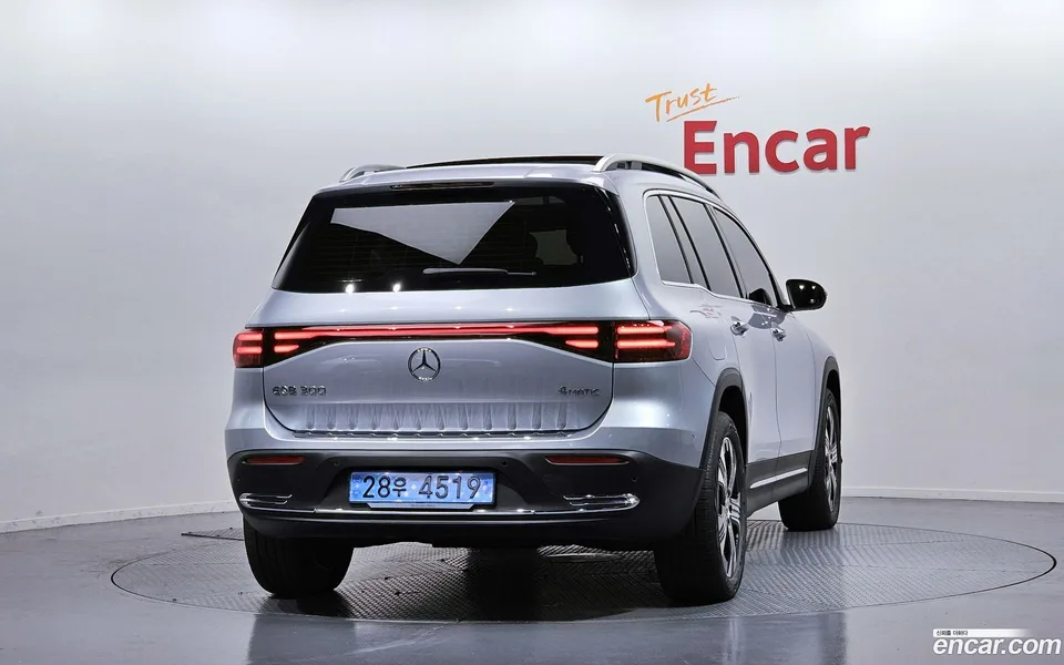 Mercedes-Benz EQB EQB300 4MATIC 2025 — миниатюра 4