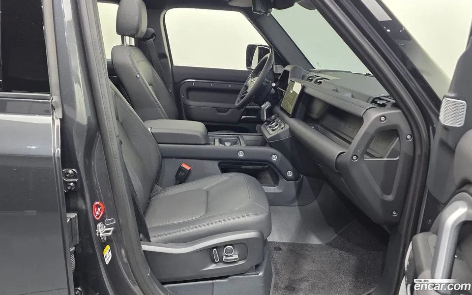 Land Rover Defender 130 P400 2024 — миниатюра 3