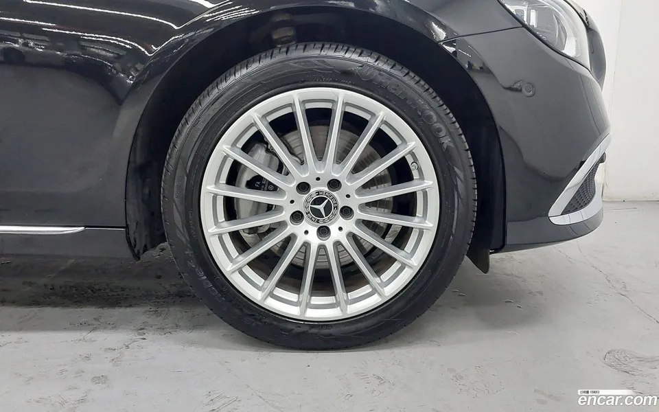 Mercedes-Benz E-Class E250 2023 — миниатюра 2
