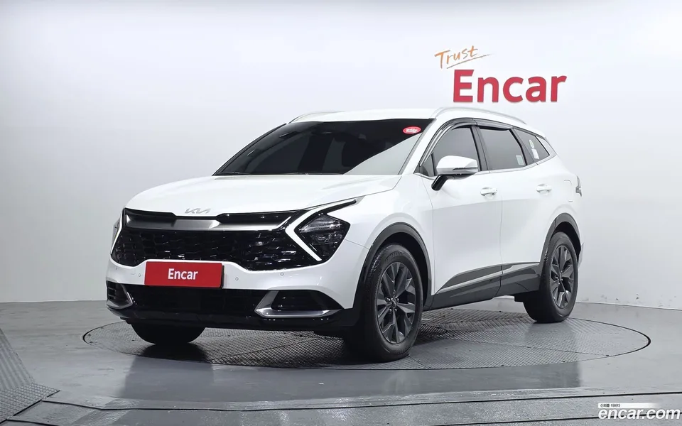 Kia Sportage 1.6 4WD 2023 — фото 1, купить с доставкой в Москву