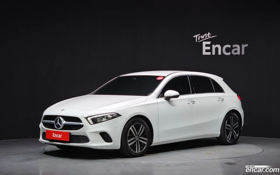 Mercedes-Benz A-Class A220 2023 — фото 1, купить с доставкой в Москву