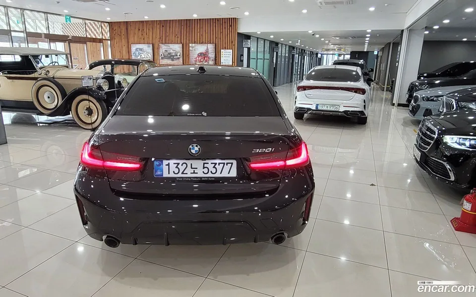 BMW 3 Series 320i M 2023 — миниатюра 4