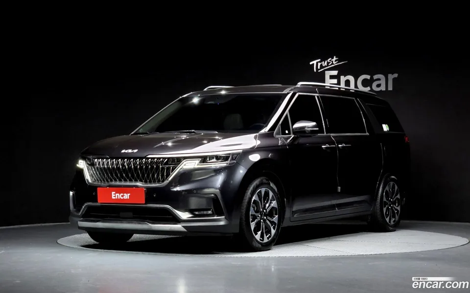 Kia Carnival 7 2022 — фото 1, купить с доставкой в Москву