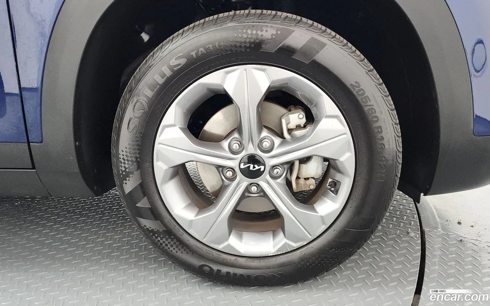 Kia Seltos 2.0 2WD 2023 — миниатюра 2