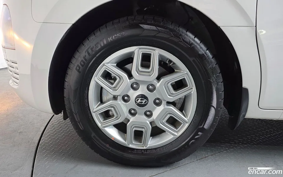 Hyundai Staria 3 2025 — миниатюра 2