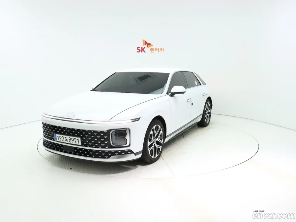 Hyundai Grandeur 2.5 2WD 2023 — фото 1, купить с доставкой в Москву