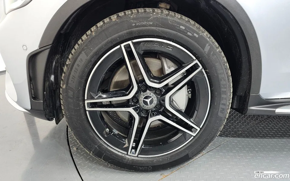 Mercedes-Benz GLC-Class GLC300 4MATIC 2023 — миниатюра 2