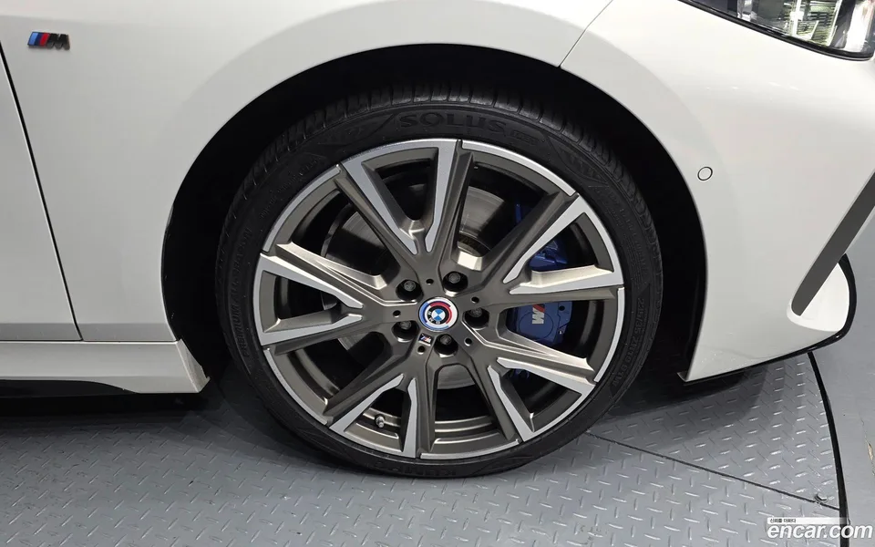 BMW 1 Series M135i xDrive 2022 — thumbnail 5