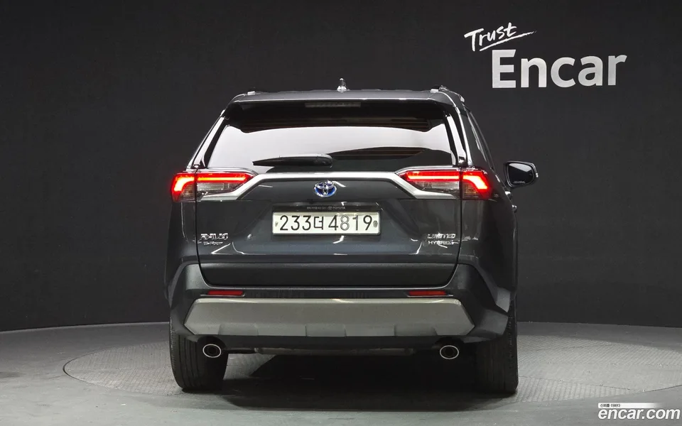 Toyota RAV4 2.5 4WD LTD 2023 — миниатюра 4