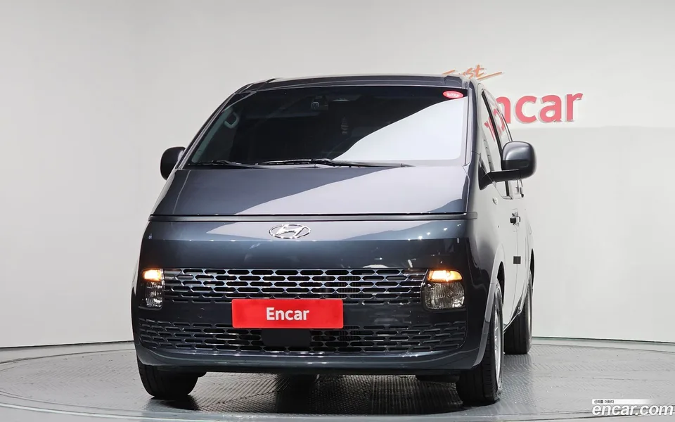Hyundai Staria 3 2023 — thumbnail 3