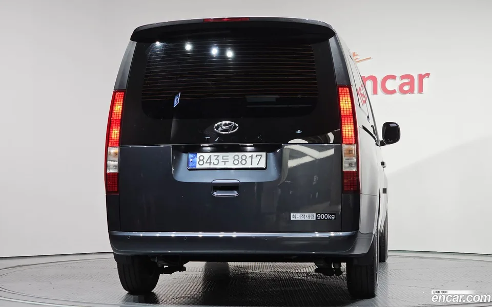 Hyundai Staria 3 2023 — thumbnail 4