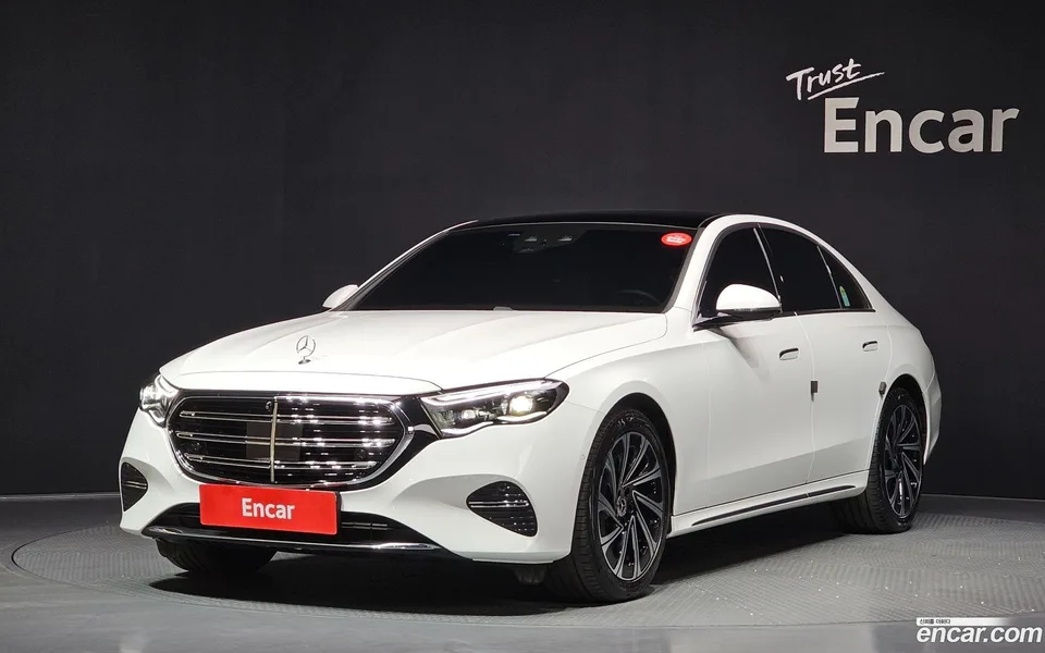 Mercedes-Benz E-Class E300 4MATIC 2025 — фото 1, купить с доставкой в Москву