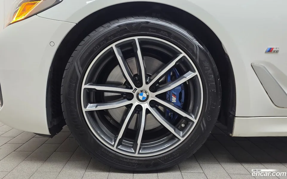 BMW 5 Series 520i M 2022 — миниатюра 2