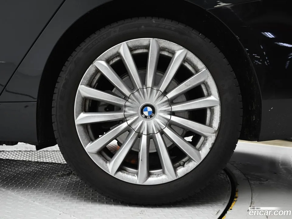 BMW 6 Series GT 630i xDrive 2024 — миниатюра 5
