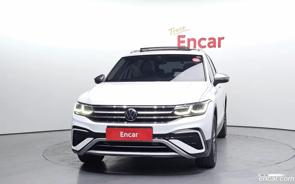 Volkswagen Tiguan Allspace 2.0 TSI 2023 — миниатюра 3