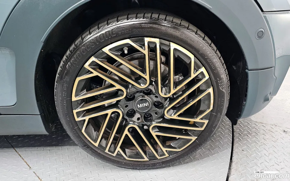 MINI Cooper S Clubman 2022 — миниатюра 5