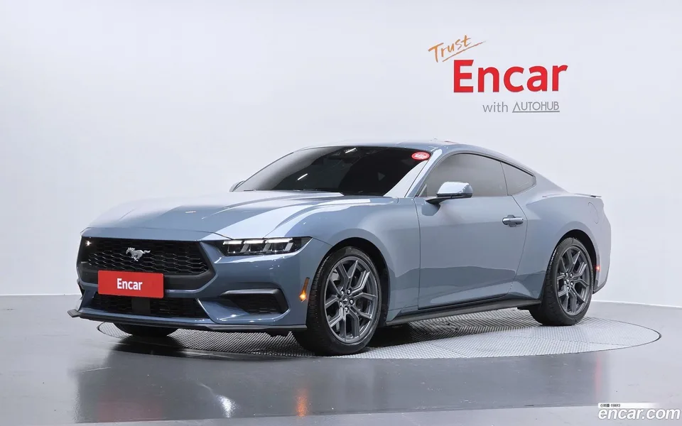 Ford Mustang 2.3 2024 — фото 1, купить с доставкой в Москву