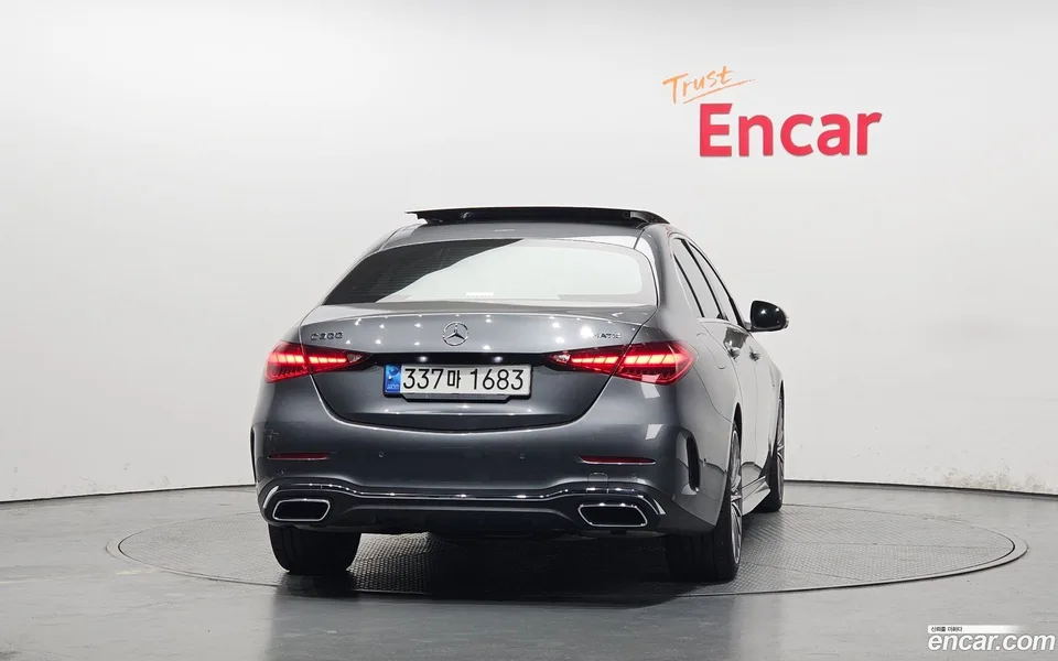 Mercedes-Benz C-Class C300 4MATIC AMG Line 2023 — миниатюра 4