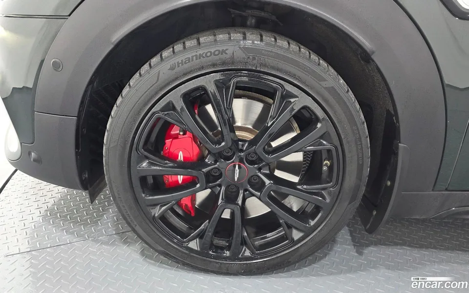 MINI Cooper S Countryman JCW 2023 — миниатюра 5