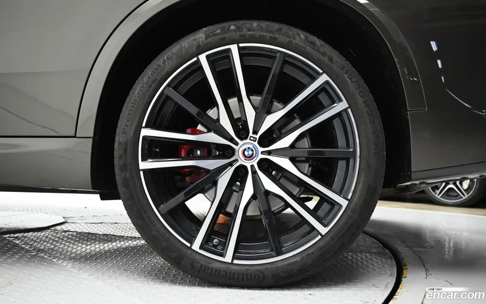 BMW X5 M50i 2023 — миниатюра 5