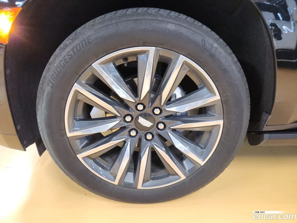 Cadillac Escalade 6.2 ESV 2023 — миниатюра 5