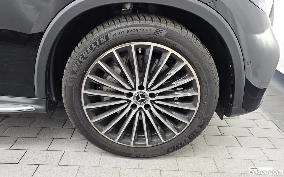 Mercedes-Benz GLC-Class GLC300 4MATIC AMG Line 2025 — миниатюра 5