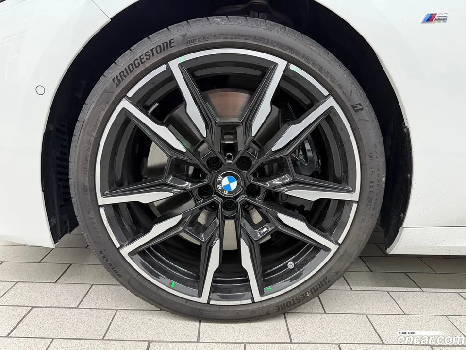 BMW 8 Series M850i xDrive 2025 — миниатюра 2