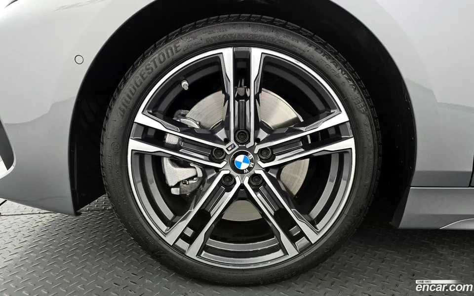 BMW 1 Series 120i M 2023 — миниатюра 2