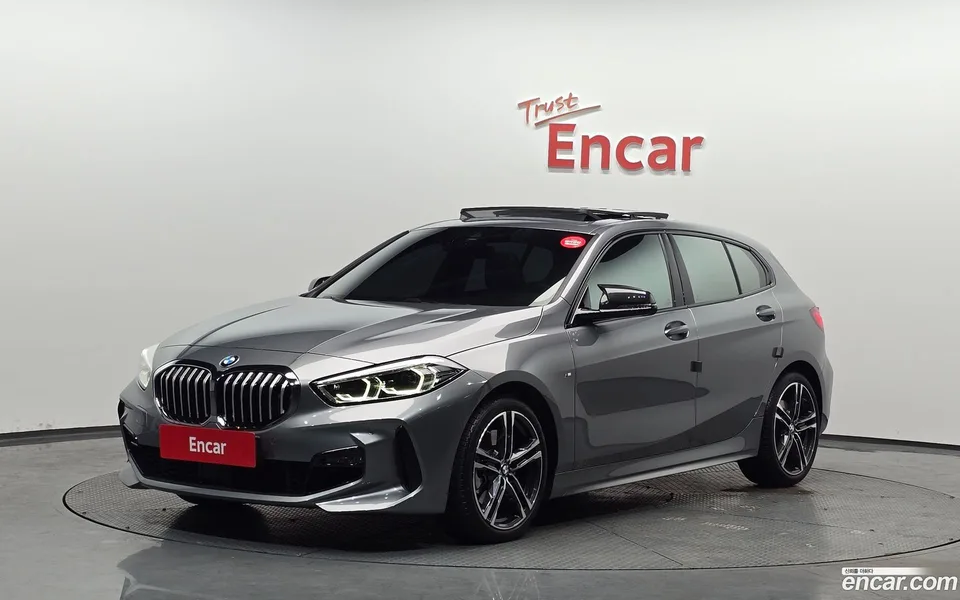 BMW 1 Series 120i M 2023 — фото 1, купить с доставкой в Москву