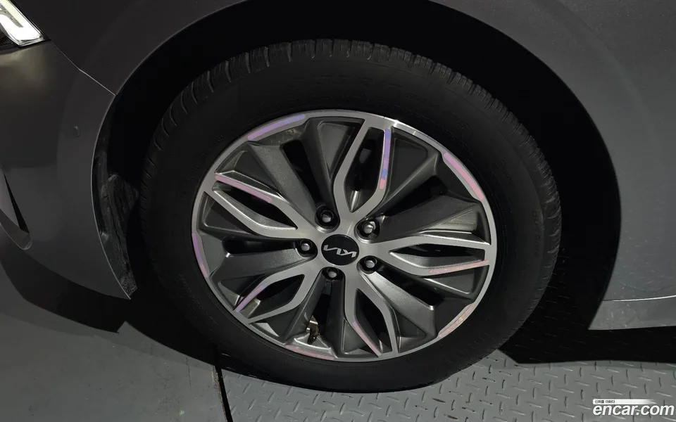 Kia K5 Hybrid 2023 — миниатюра 2