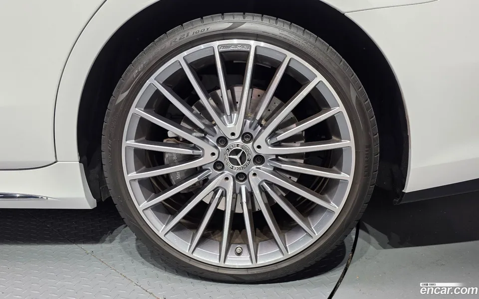 Mercedes-Benz S-Class S500L 4MATIC 2024 — thumbnail 2