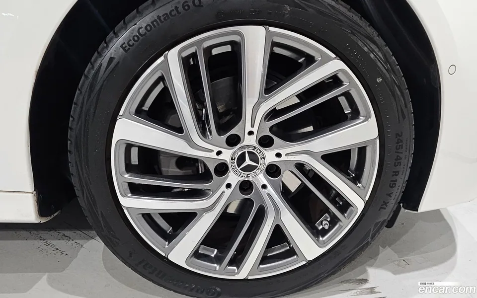 Mercedes-Benz E-Class E220d 4MATIC 2024 — миниатюра 2