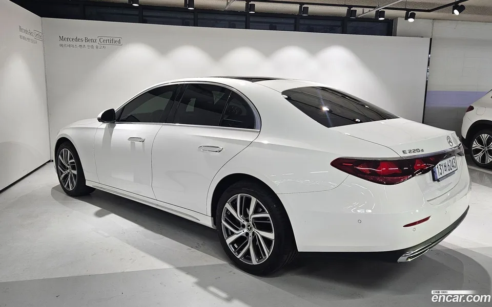 Mercedes-Benz E-Class E220d 4MATIC 2024 — миниатюра 3