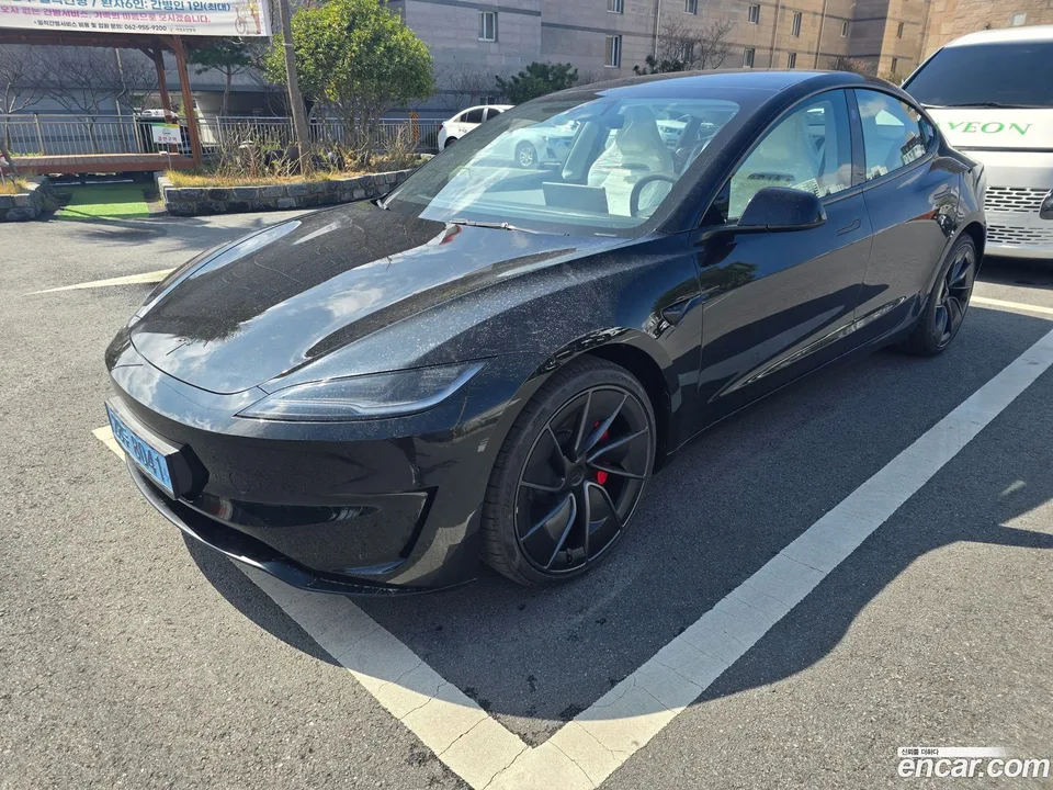 Tesla Model 3 AWD 2026 — миниатюра 3