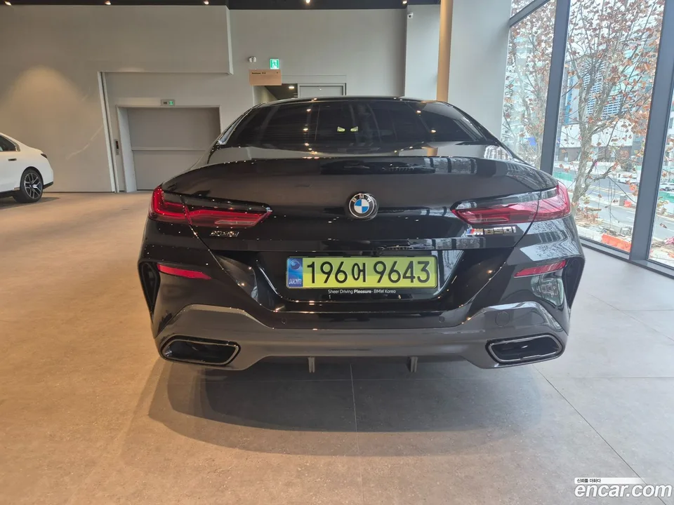 BMW 8 Series M850i xDrive 2025 — миниатюра 3