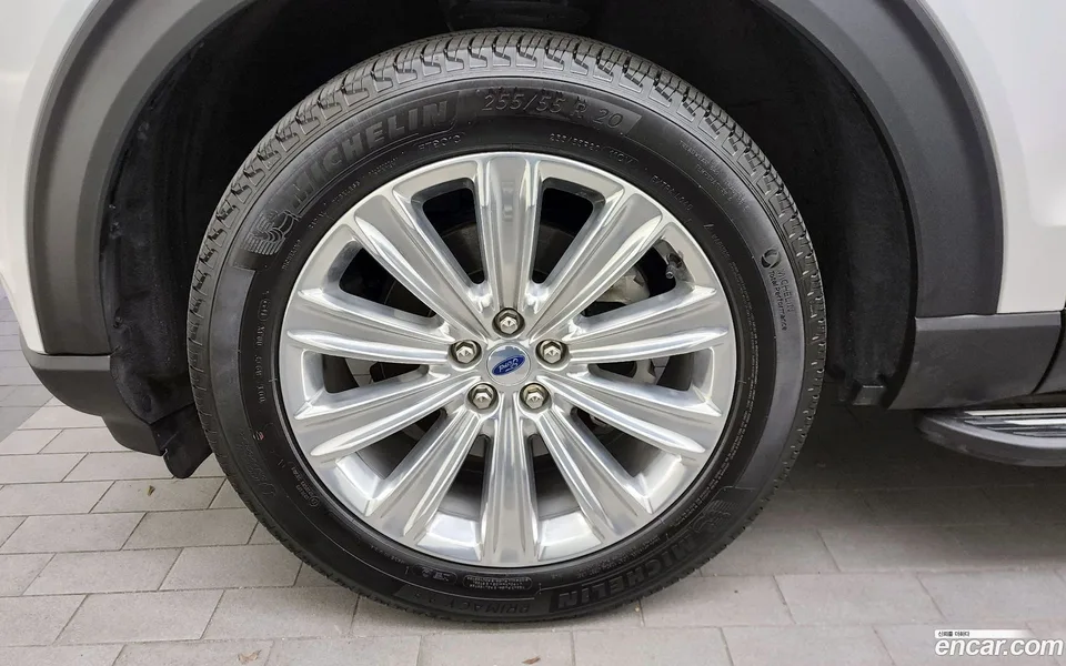 Ford Explorer 2.3 4WD 2022 — миниатюра 2