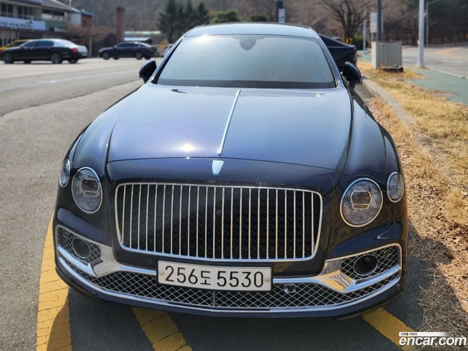 Bentley Flying Spur 4.0 2022 — миниатюра 3
