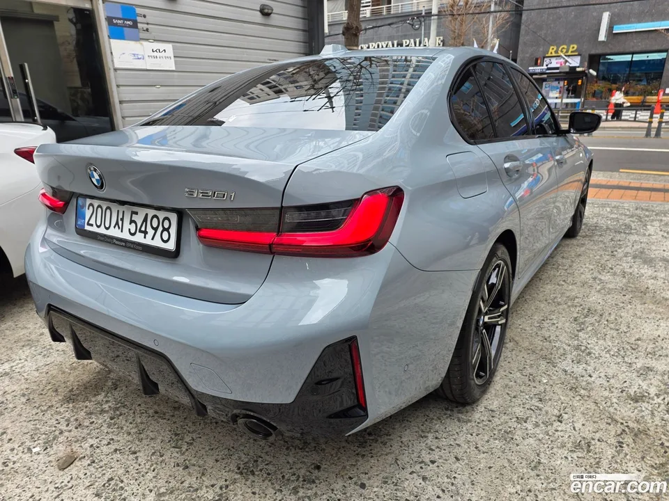 BMW 3 Series 320i M 2026 — миниатюра 2