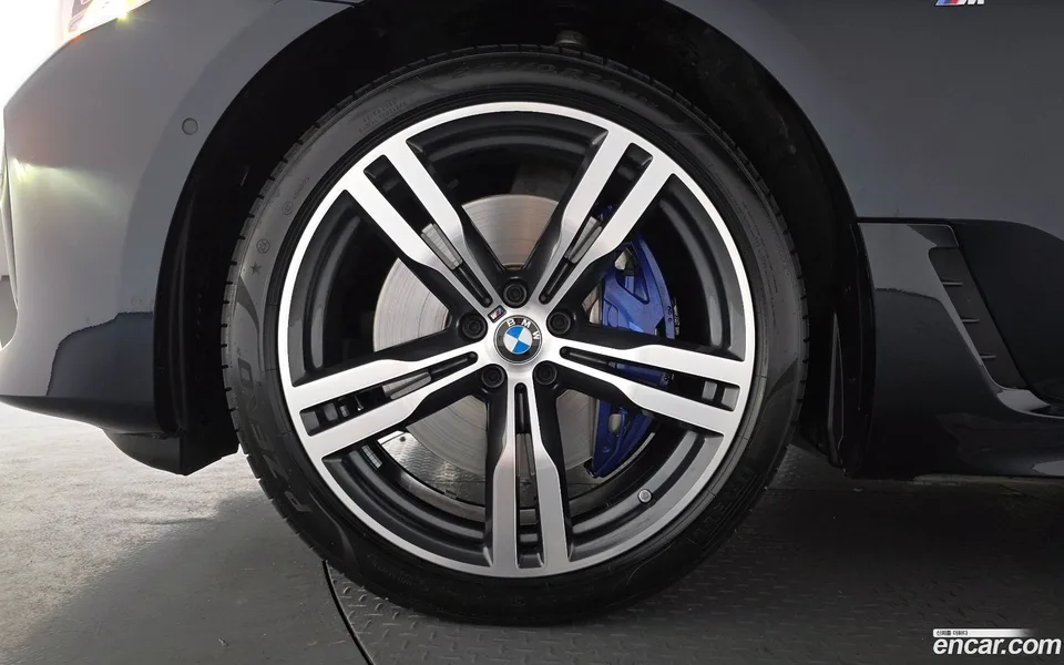 BMW 6 Series GT 630i xDrive M 2024 — миниатюра 2