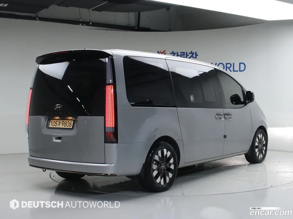 Hyundai Staria 9 2022 — миниатюра 2