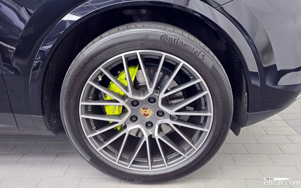 Porsche Cayenne 3.0 E- 2022 — миниатюра 2