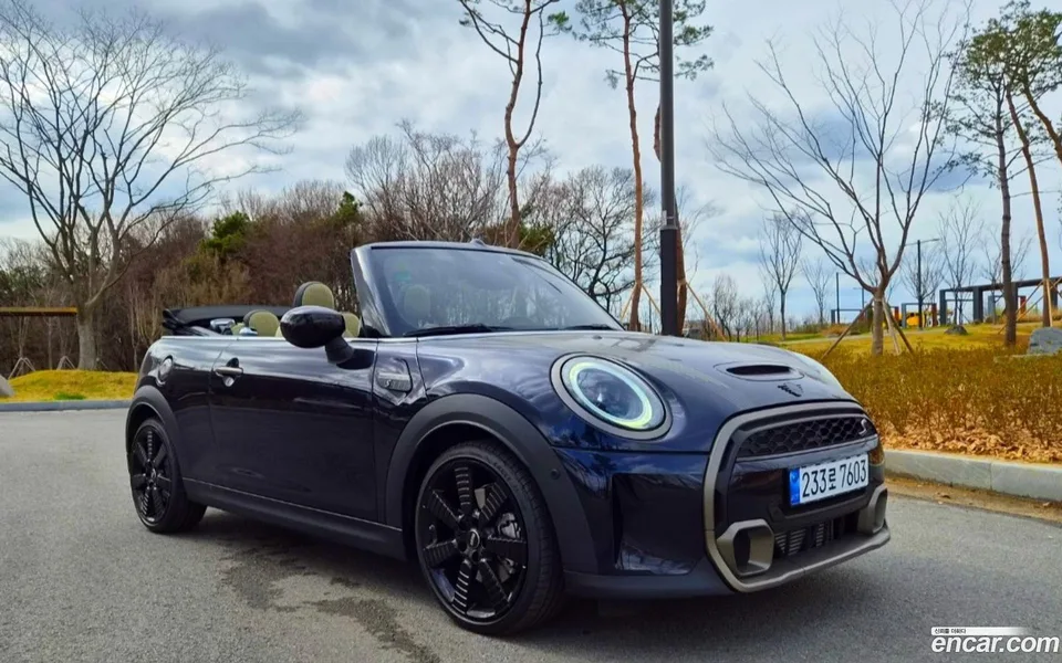 MINI Cooper S Convertible 2024 — фото 1, купить с доставкой в Москву