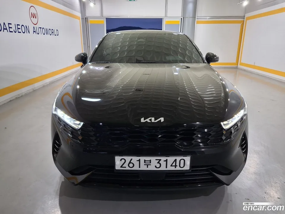 Kia K5 Hybrid 2023 — фото 1, купить с доставкой в Москву