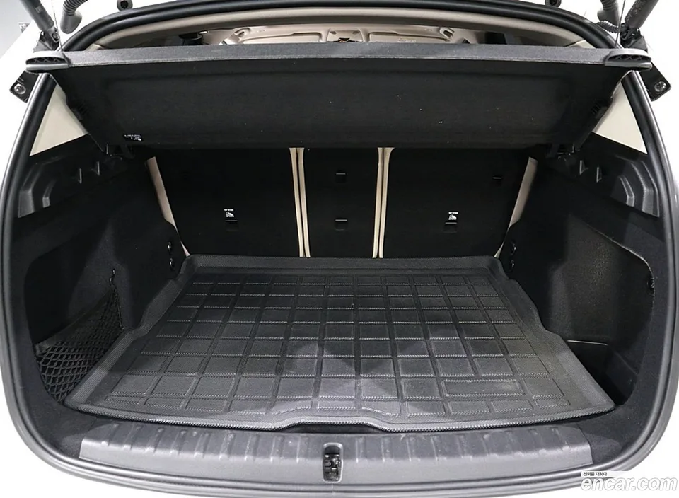 BMW X1 xDrive 20i xLine 2024 — миниатюра 5