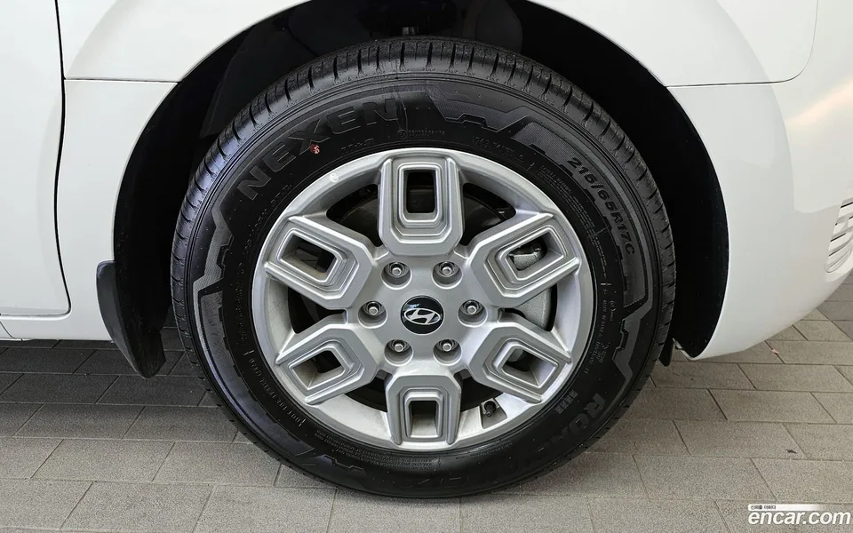 Hyundai Staria 5 2025 — миниатюра 2