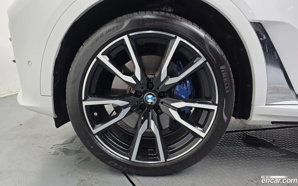 BMW X7 xDrive 40i M 6 2022 — миниатюра 5